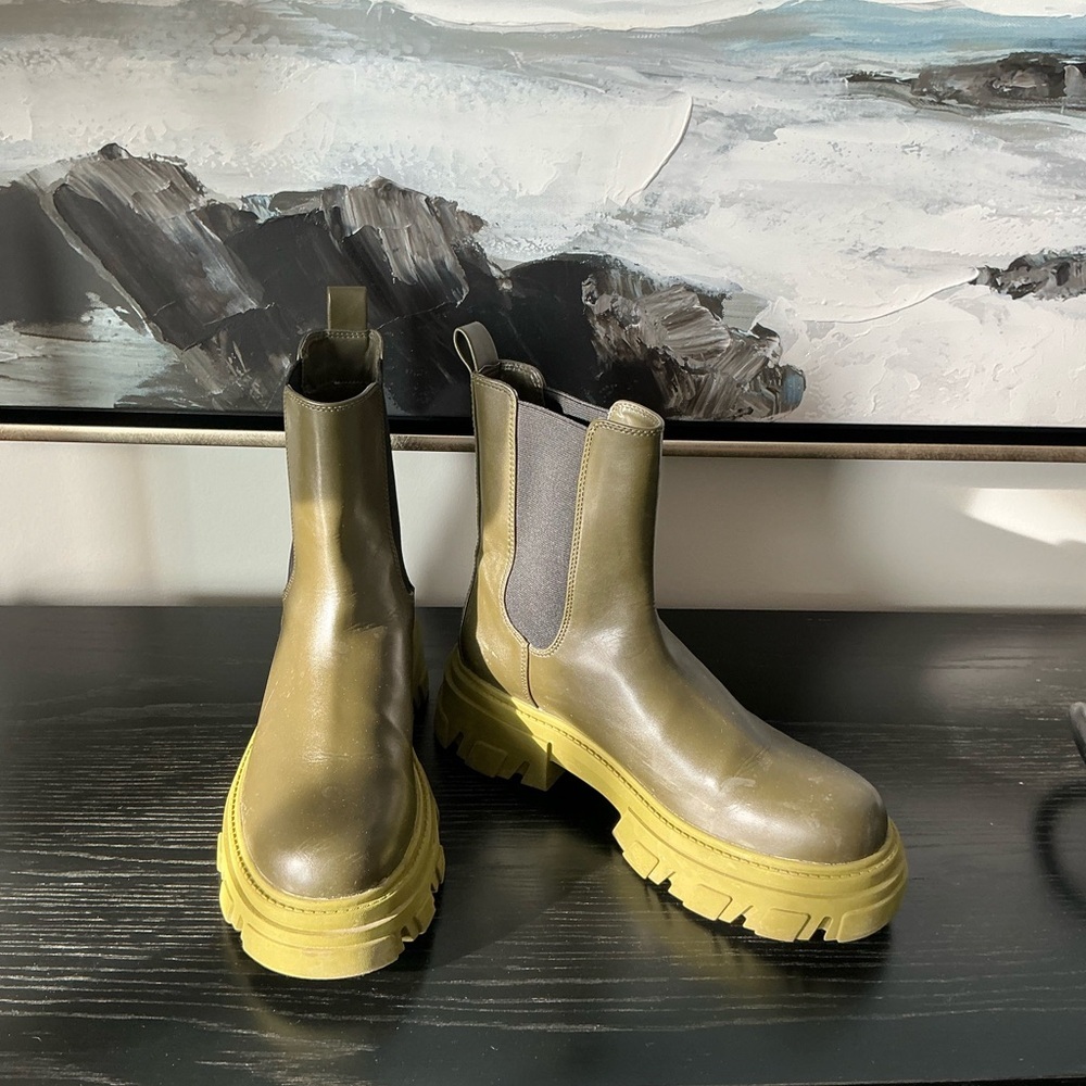 OAK + FORT Olive Green Chelsea Boots with Chunky Platform Sole